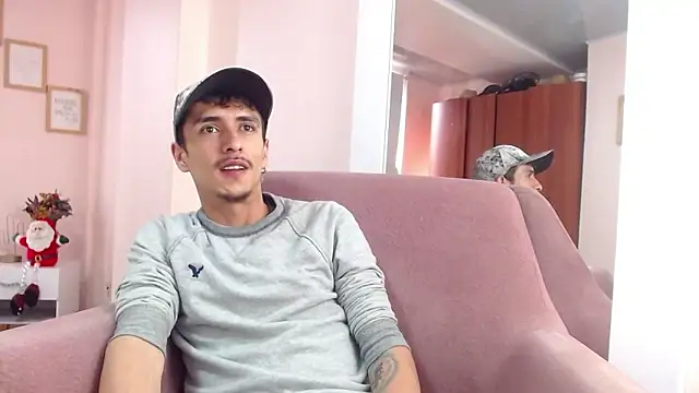 Snapshot of ryan_maxy chatting on 16, 1, 2025 ryan maxy online show from 16, 1, 2025