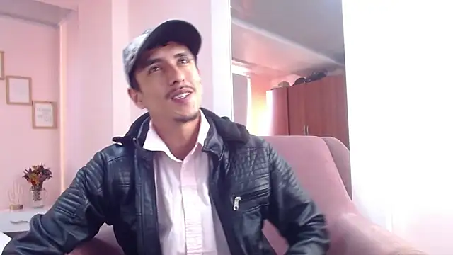 Snapshot of ryan_maxy chatting on 18, 1, 2025 ryan maxy online show from 18, 1, 2025