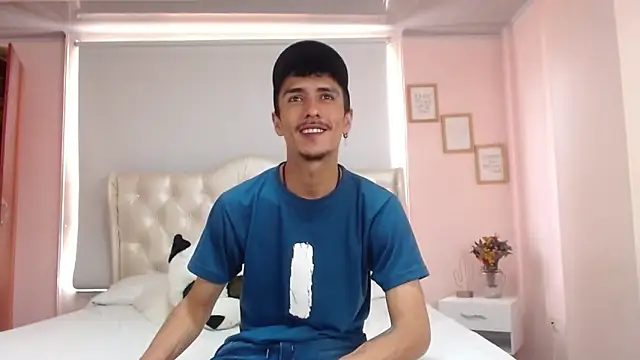 Snapshot of ryan_maxy chatting on 19, 1, 2025 ryan maxy online show from 19, 1, 2025