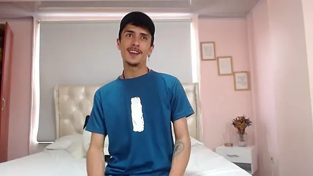 Snapshot of ryan_maxy chatting on 19, 1, 2025 ryan maxy online show from 19, 1, 2025