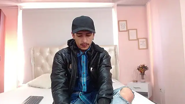 Snapshot of ryan_maxy chatting on 22, 1, 2025 ryan maxy online show from 22, 1, 2025