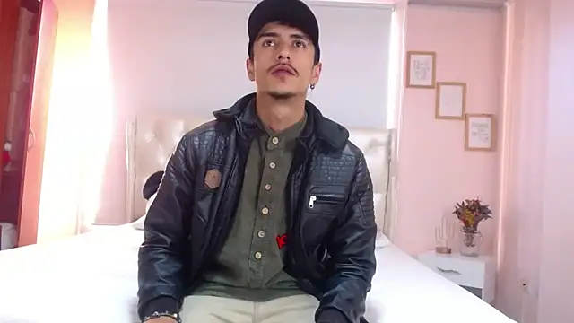 Snapshot of ryan_maxy chatting on 23, 1, 2025 ryan maxy online show from 23, 1, 2025