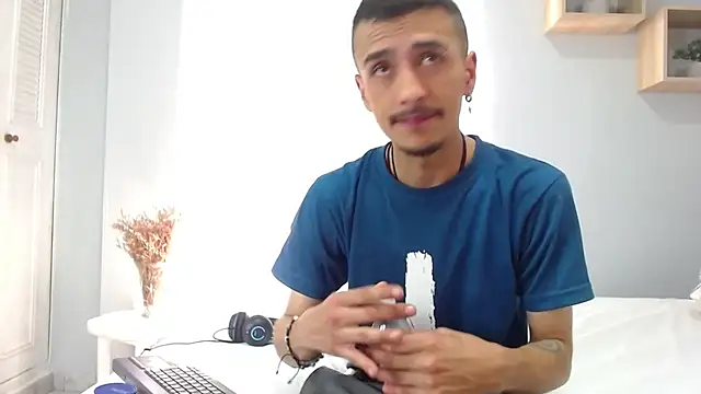 Snapshot of ryan_maxy chatting on 28, 1, 2025 ryan maxy online show from 28, 1, 2025