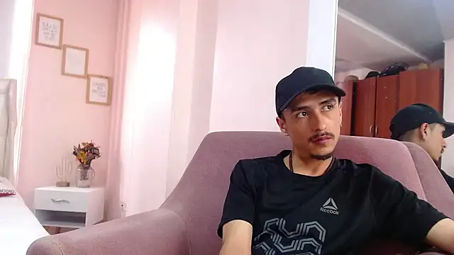 Snapshot of ryan_maxy chatting on 6, 2, 2025 ryan maxy online show from 6, 2, 2025