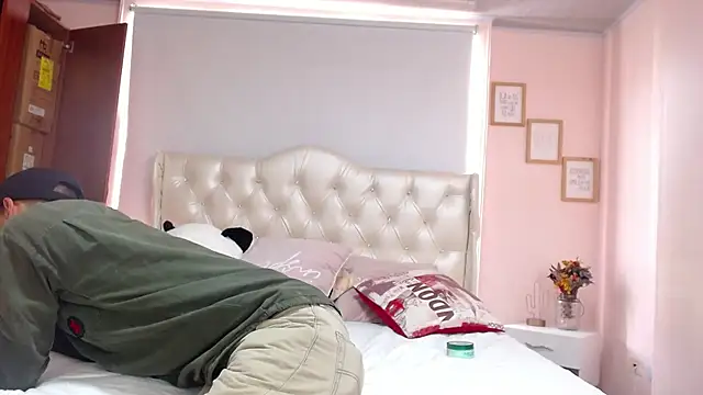 Snapshot of ryan_maxy chatting on 6, 2, 2025 ryan maxy online show from 6, 2, 2025