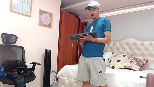 Snapshot of ryan_maxy chatting on 9, 2, 2025 ryan maxy online show from 9, 2, 2025