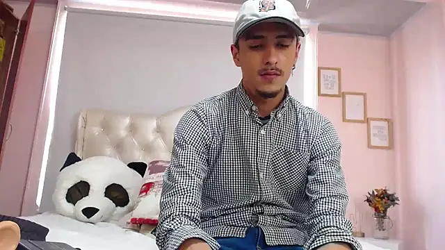 Snapshot of ryan_maxy chatting on 10, 2, 2025 ryan maxy online show from 10, 2, 2025