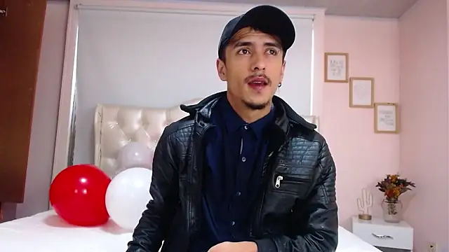 Snapshot of ryan_maxy chatting on 15, 2, 2025 ryan maxy online show from 15, 2, 2025