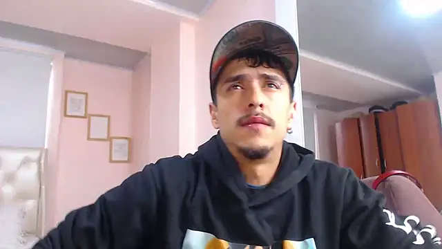 Snapshot of ryan_maxy chatting on 23, 2, 2025 ryan maxy online show from 23, 2, 2025