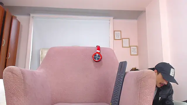 Snapshot of ryan_maxy chatting on 25, 2, 2025 ryan maxy online show from 25, 2, 2025