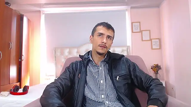 Snapshot of ryan_maxy chatting on 7, 3, 2025 ryan maxy online show from 7, 3, 2025