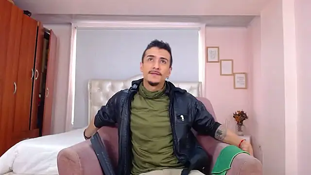 Snapshot of ryan_maxy chatting on 11, 3, 2025 ryan maxy online show from 11, 3, 2025