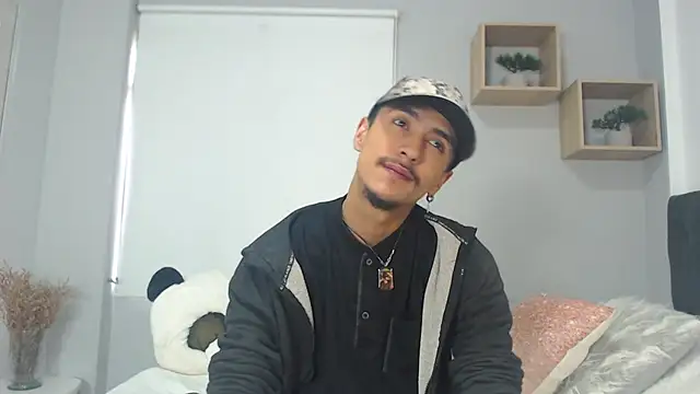 Snapshot of ryan_maxy chatting on 18, 3, 2025 ryan maxy online show from 18, 3, 2025