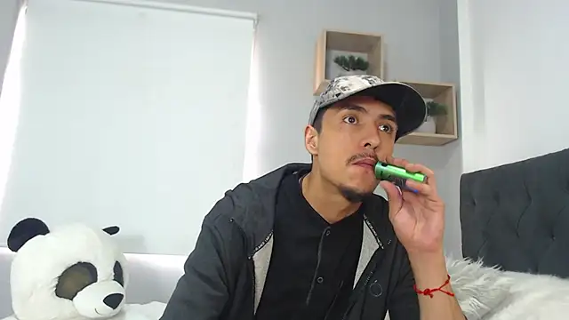 Snapshot of ryan_maxy chatting on 18, 3, 2025 ryan maxy online show from 18, 3, 2025