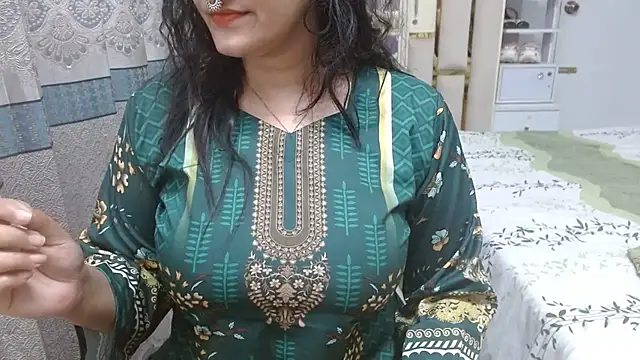 Lovelywife786 online show from 19, 11, 2025