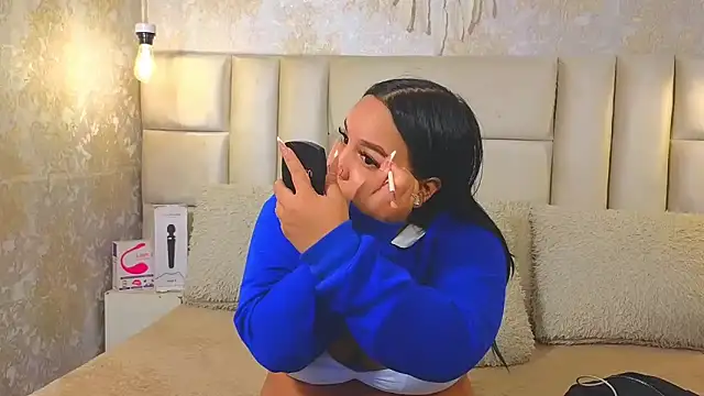Snapshot of EmilyQueen3x chatting on 29, 4, 2026 EmilyQueen3x online show from 29, 4, 2026
