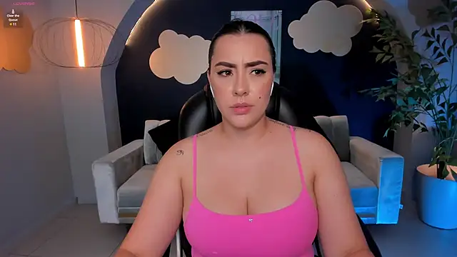 Snapshot of MartinnaBonnet chatting on 10, 1, 2025 MartinnaBonnet online show from 10, 1, 2025