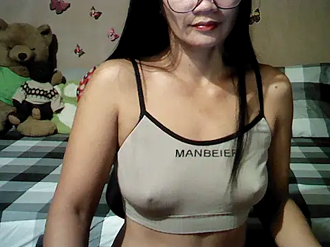 Snapshot of Mia_Rein chatting on 5, 2, 2026 Mia Rein online show from 5, 2, 2026