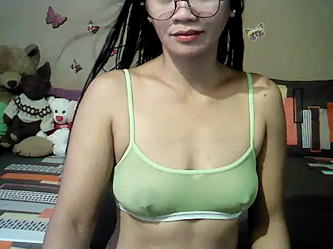 Snapshot of Mia_Rein chatting on 4, 4, 2026 Mia Rein online show from 4, 4, 2026