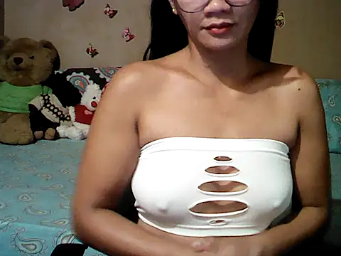 Snapshot of Mia_Rein chatting on 27, 4, 2026 Mia Rein online show from 27, 4, 2026