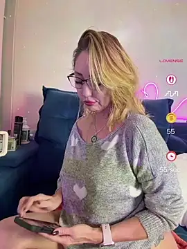Snapshot of RAIRAsexy chatting on 7, 7, 2026 RAIRAsexy online show from 7, 7, 2026
