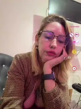 Snapshot of RAIRAsexy chatting on 3, 8, 2026 RAIRAsexy online show from 3, 8, 2026