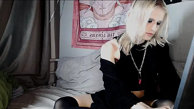 Alien Bella online show from 4, 6, 2026