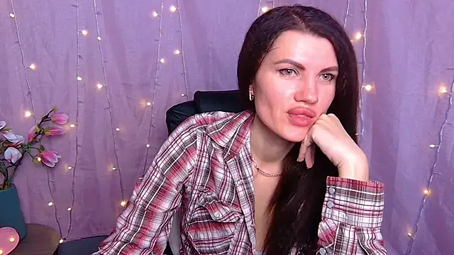 Snapshot of MilaLoona chatting on 1, 3, 2026 MilaLoona online show from 1, 3, 2026