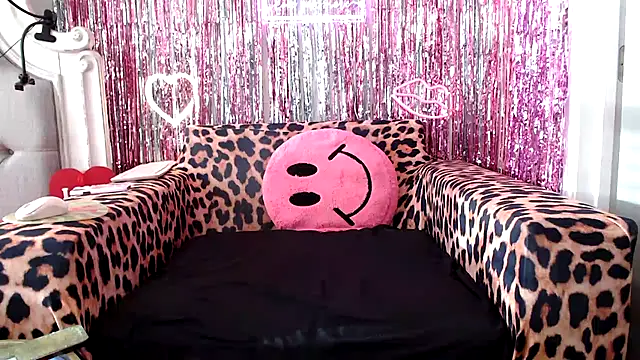 BigFineSelena online show from 10, 3, 2025