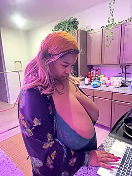 BigFineSelena online show from 23, 12, 2025