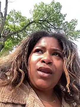 BigFineSelena online show from 12, 4, 2026