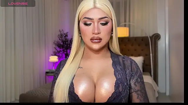 Your Majesty Tyra online show from 15, 11, 2025