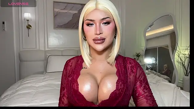 Snapshot of Your_Majesty_Tyra chatting on 24, 6, 2026 Your Majesty Tyra online show from 24, 6, 2026