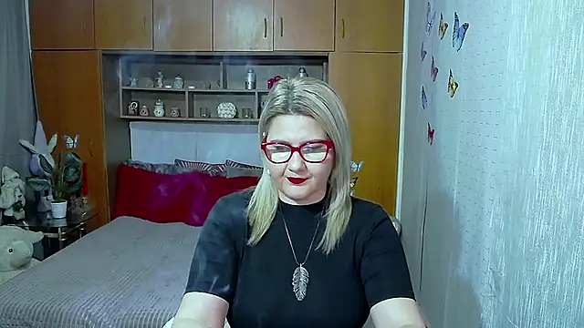 LucilleFenlys online show from 5, 4, 2026