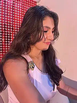 Snapshot of loolla_23 chatting on 6, 4, 2026 loolla 23 online show from 6, 4, 2026