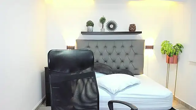 isabella florez online show from 15, 1, 2025