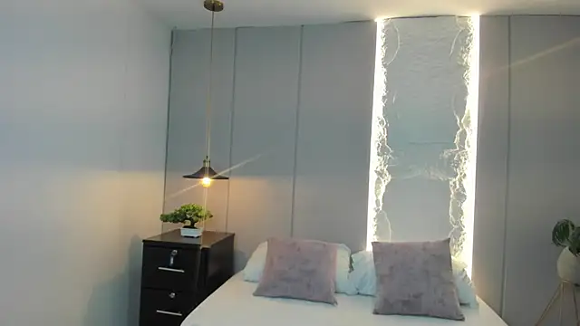 isabella florez online show from 10, 4, 2026