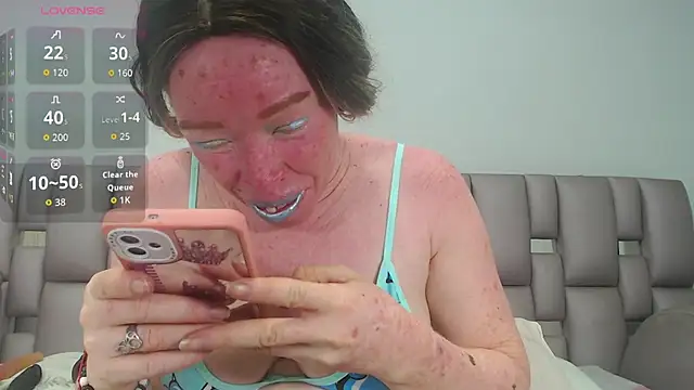 Kittywhiteass online show from 11, 9, 2025