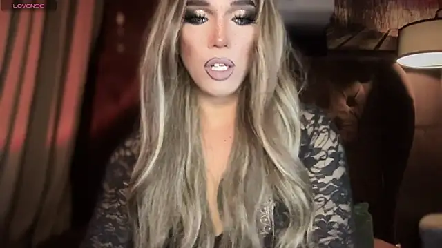 Snapshot of Lo_la_69 chatting on 18, 9, 2025 Lo la 69 online show from 18, 9, 2025