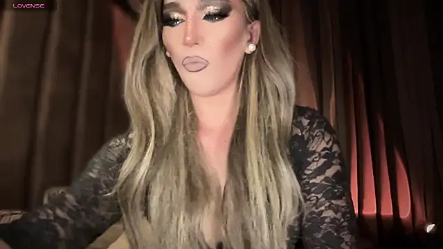 Snapshot of Lo_la_69 chatting on 30, 9, 2025 Lo la 69 online show from 30, 9, 2025