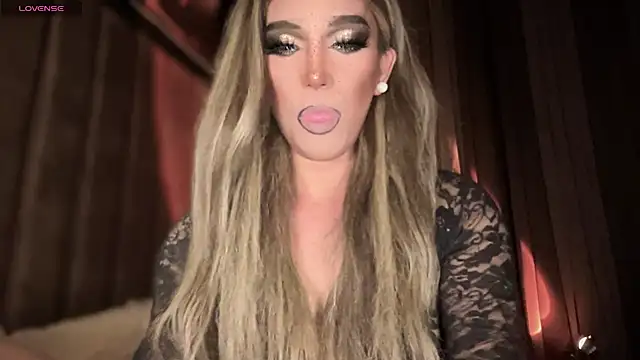 Snapshot of Lo_la_69 chatting on 6, 10, 2025 Lo la 69 online show from 6, 10, 2025