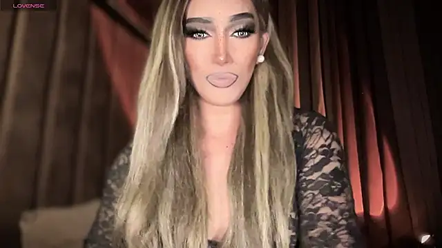 Snapshot of Lo_la_69 chatting on 8, 10, 2025 Lo la 69 online show from 8, 10, 2025