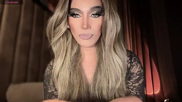 Snapshot of Lo_la_69 chatting on 11, 10, 2025 Lo la 69 online show from 11, 10, 2025