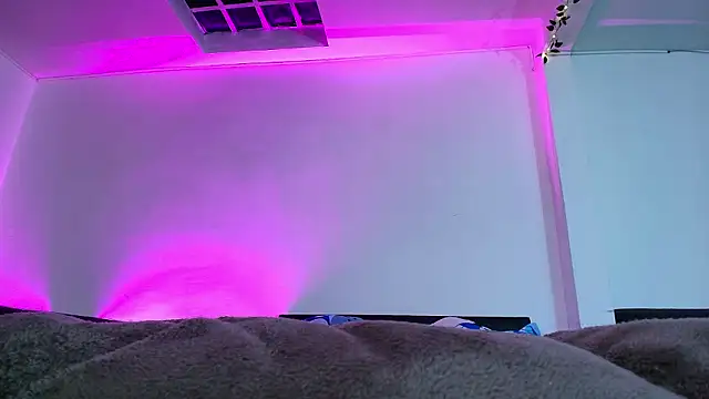 yesie hot online show from 8, 3, 2026