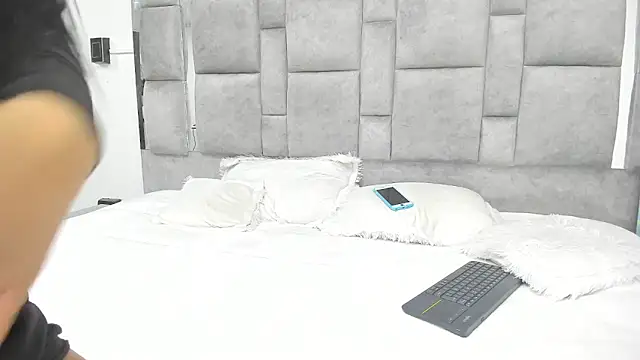 Candy And Andy  online show from 15, 3, 2025