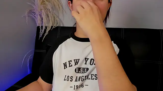 madelaine blosson online show from 6, 4, 2026