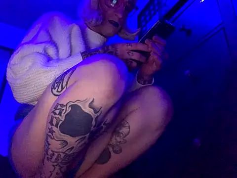 Kik SickSlut88 online show from 25, 10, 2025