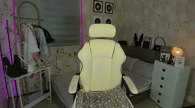 AlexandraMooree online show from 20, 3, 2025