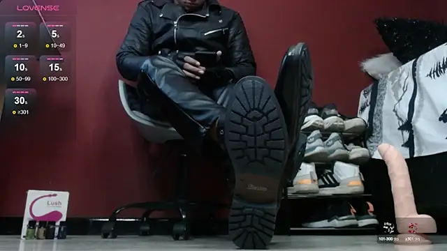 Snapshot of TomLover_12 chatting on 5, 12, 2024 TomLover 12 online show from 5, 12, 2024