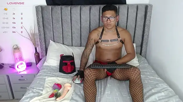 Snapshot of TomLover_12 chatting on 8, 1, 2025 TomLover 12 online show from 8, 1, 2025